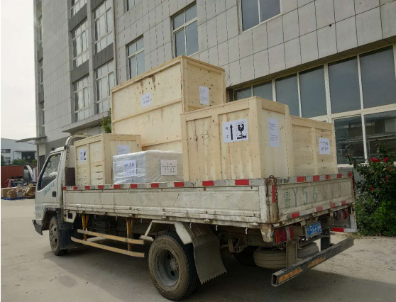 山東知名藥企訂購的大型自動化滴丸生產線裝車發貨